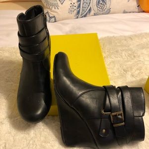 Kenneth Cole wedged ankle boots NEVER WORN